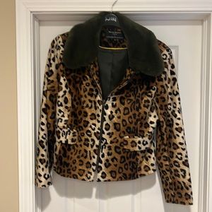Beautiful animal print jacket with fur collar